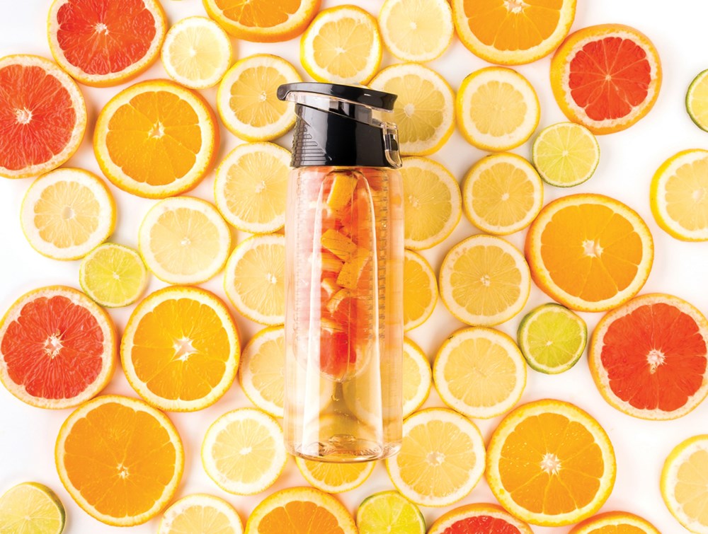 Afsluitbare waterfles met infuser Afsluitbare waterfles met infuser