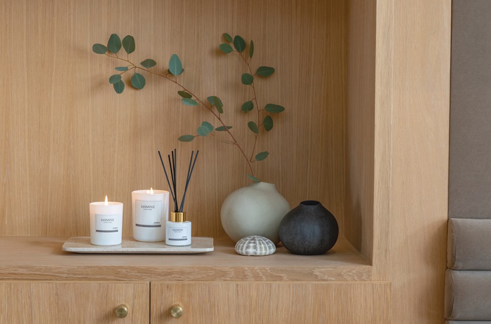 Ukiyo luxe geurkaars met bamboe deksel Ukiyo luxe geurkaars met bamboe deksel