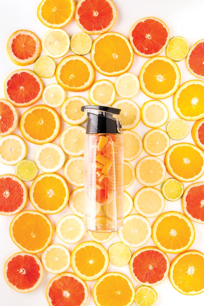 Afsluitbare waterfles met infuser Afsluitbare waterfles met infuser